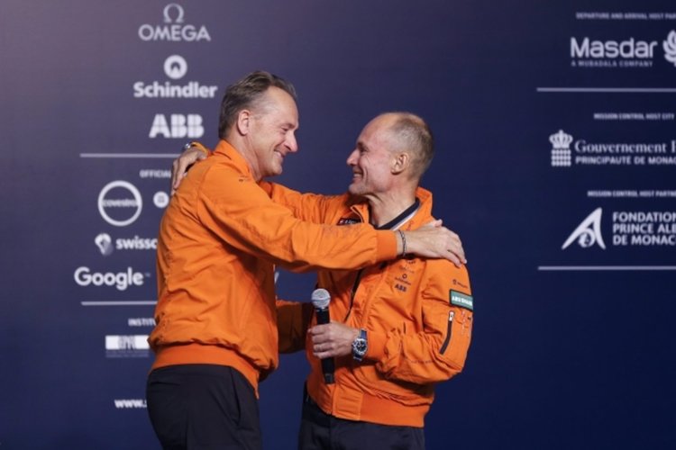 "Солар импулс-2" направи невъзможното възможно - обиколи света без гориво