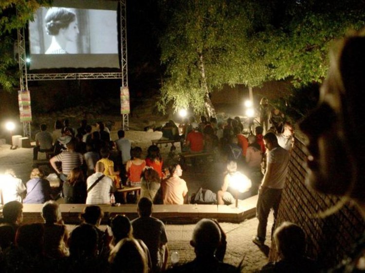 От днес започват прожекциите в лятното кино на Смолян, вижте графика
