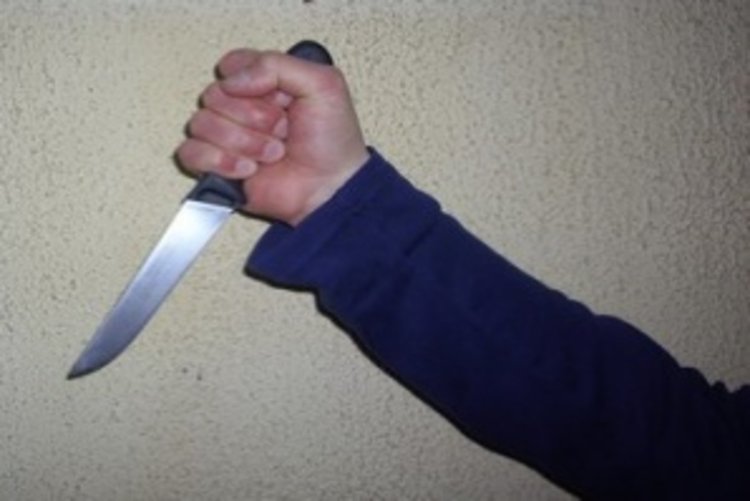 Дама от Кърджали прободе с нож съпруга си