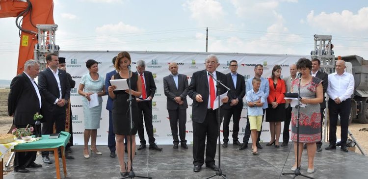 Дадоха старт на строежа на новия завод на "Язаки" край Димитровград