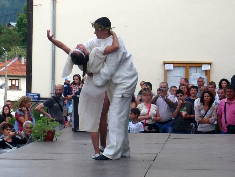 Орфей слиза в ада край Триград,за поредна година селото съчетава народен празник с древни легенди