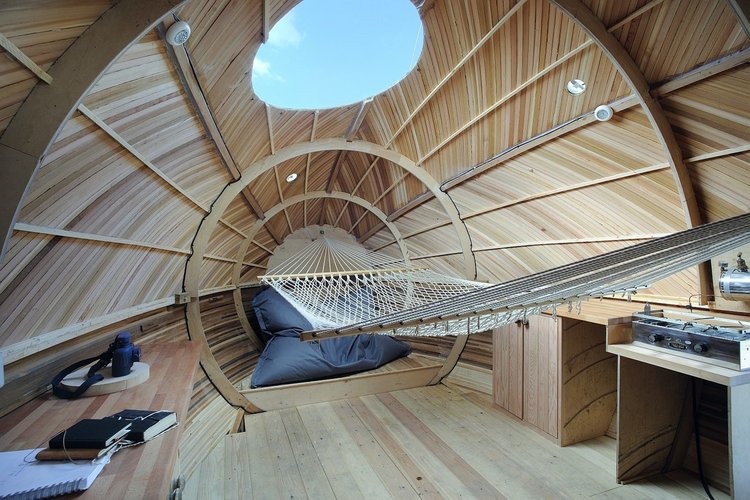 Човекът, който живее в яйце