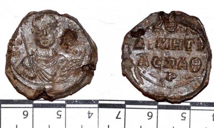 Печатът, открит на Лютица преди дни