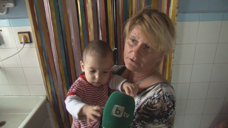 48-годишна баба стана майка на четирите си внучета