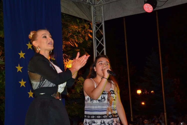 С грандиозен спектакъл завърши международната среща "Момчилград винаги в сърцето ми!"