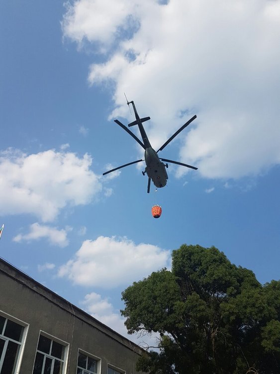 Пожарът край Маджарово обхвана 5000 дка, хеликоптер гаси стихията