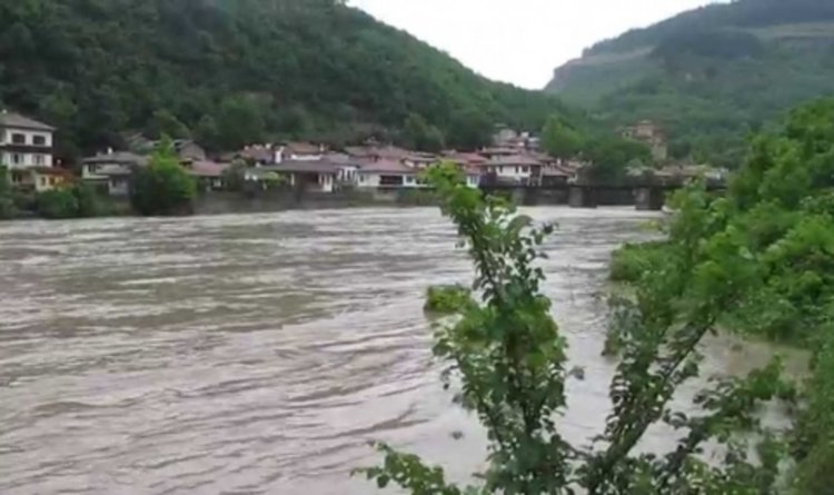 Водолази извадиха удавен рибар