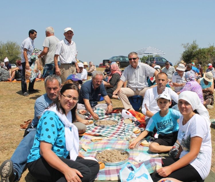 Молебен за дъжд на празника в Русалско
