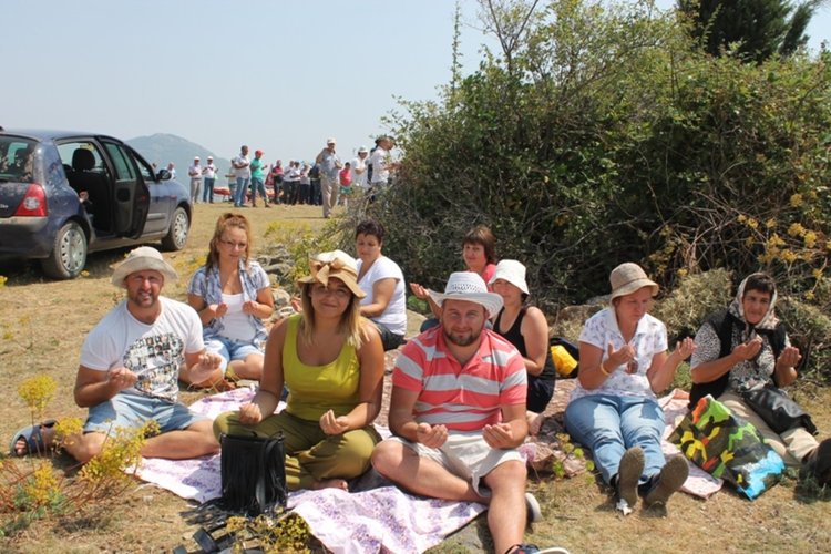 Молебен за дъжд на празника в Русалско