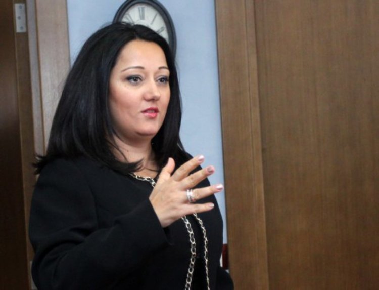 Лиляна Павлова си прави нов пресцентър за 300 000 лева  