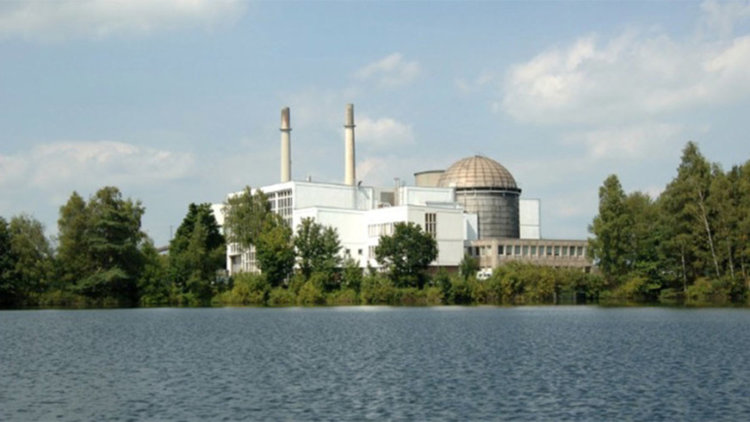 Китай настигна Русия по ядрени реактори, гони второто място