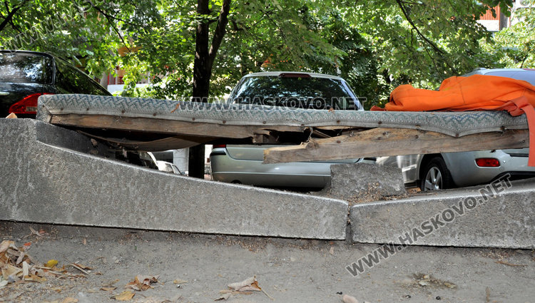 Общината стяга междублоковите пространства след санирането