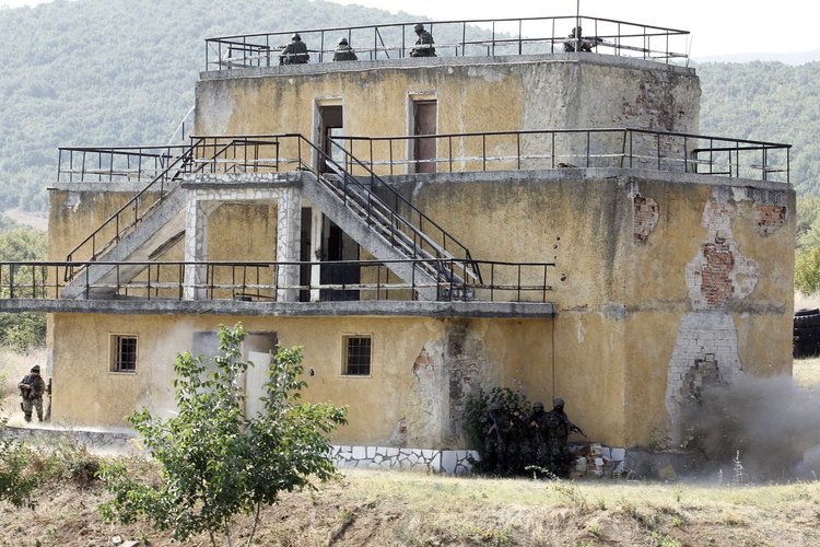 Военни се справиха с „терористи” пред очите на Борисов и Ненчев