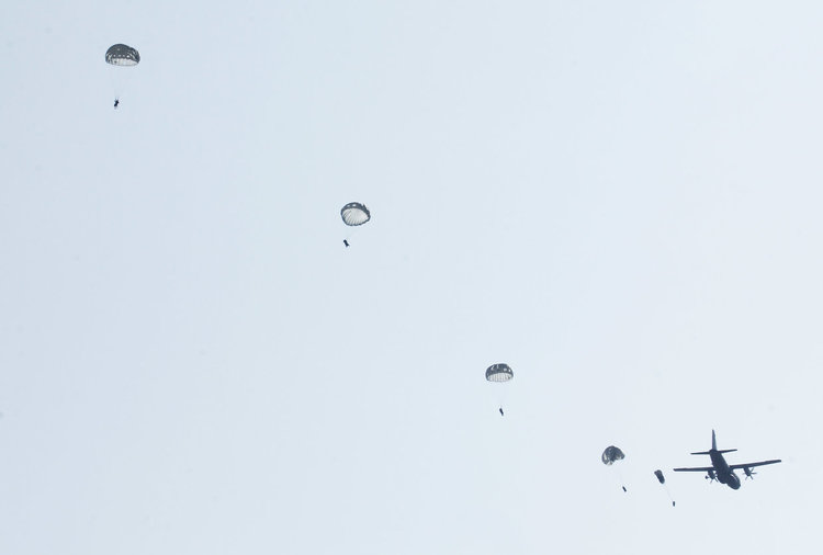 Военни се справиха с „терористи” пред очите на Борисов и Ненчев