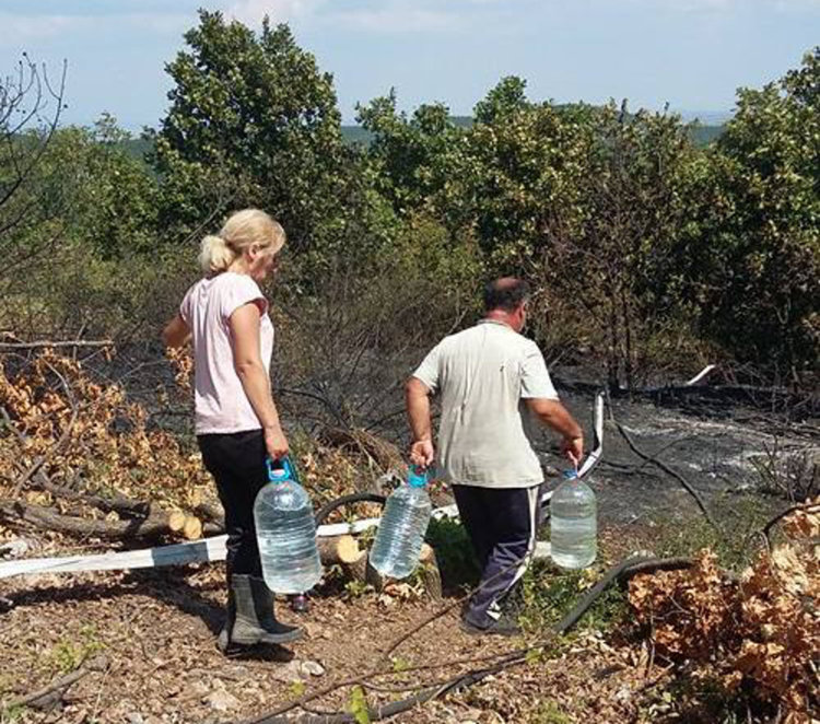 Пожарът край Черна могила овладян, остава готовността за евакуация на хората