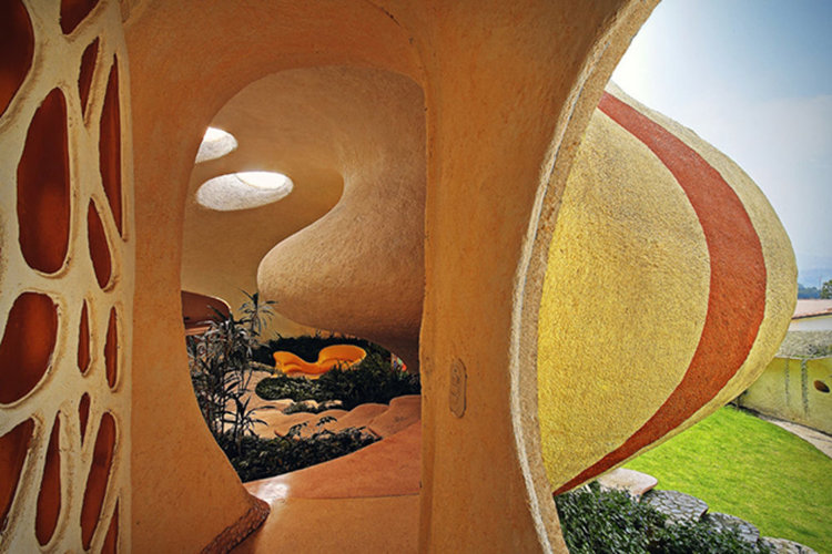 Биоархитектура: Необикновена цветна къща в Мексико