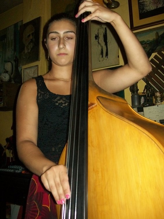 Изабел, Реджър и Миро в джаз проект алангле