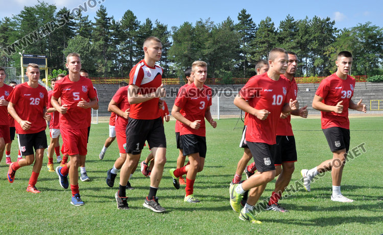 Звезди от „А“ група дават рамо на аматьорския футбол