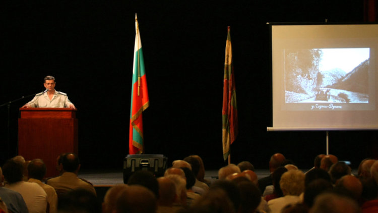 Издигаме паметник на химна „Велик е нашият войник“