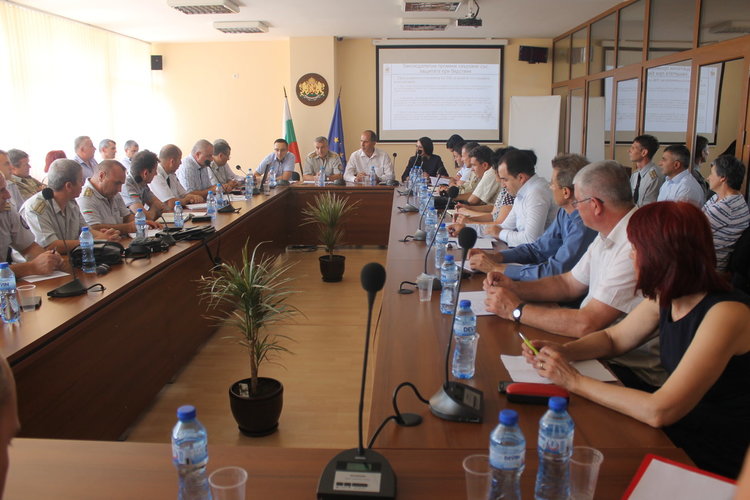 Дискутират пожарната безопасност при Областния управител