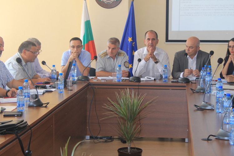 Дискутират пожарната безопасност при Областния управител