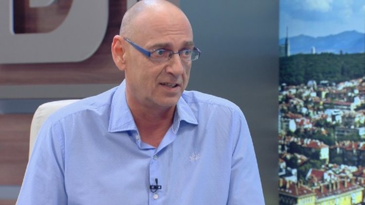 Любен Дилов-син: Слави Трифонов нарита кошера на българската политика