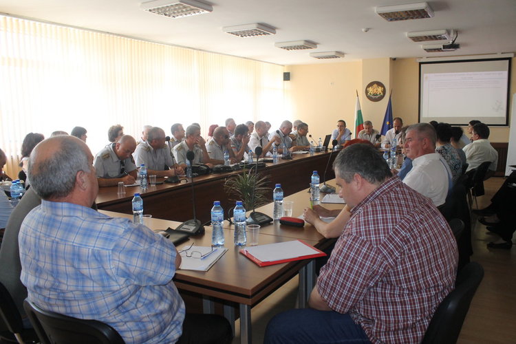 Дискутират пожарната безопасност при Областния управител