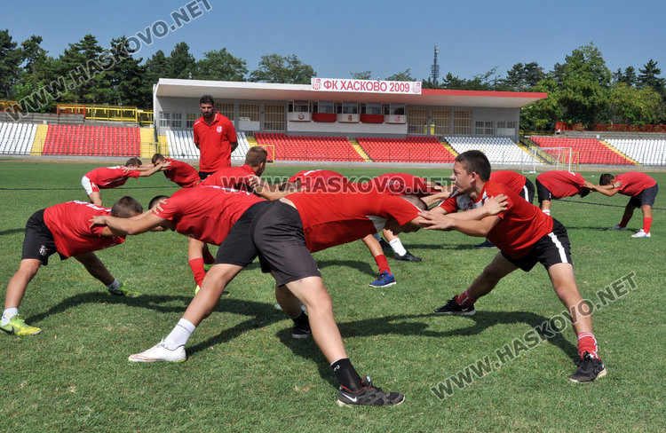 Звезди от „А“ група дават рамо на аматьорския футбол