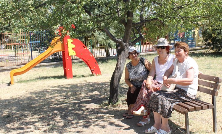 Над 60 междублокови пространства са обновени по инициатива на димитровградчани 