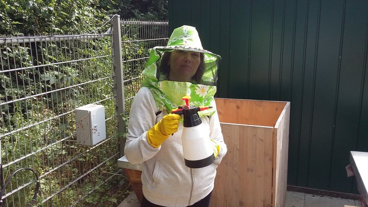 Златка Гарова обмени опит в обучение по пчеларство в Германия