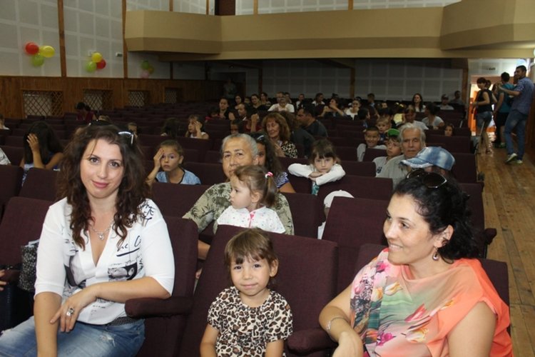 Безплатен куклен спектакъл зарадва децата на Ардино