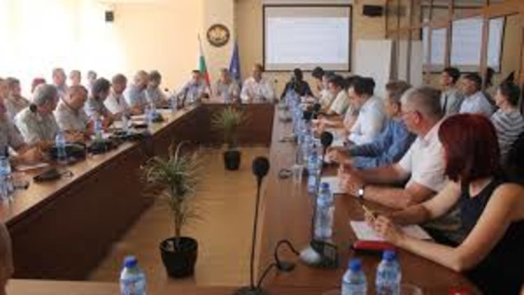 Затягат мерките срещу пожарите, ще се обучават и доброволци