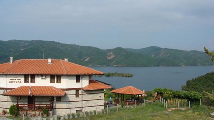 Петима кметове в кърджалийско работят в общ офис и с една секретарка