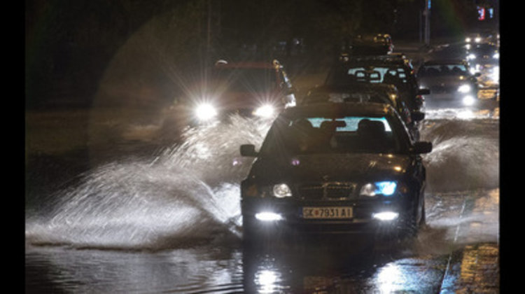 Смъртоносно бедствие: Мощна буря уби най-малко 15 души в Скопие (видео)