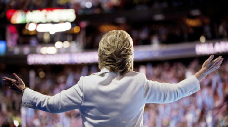 Бяло за власт: защо силните жени в Америка избраха този цвят