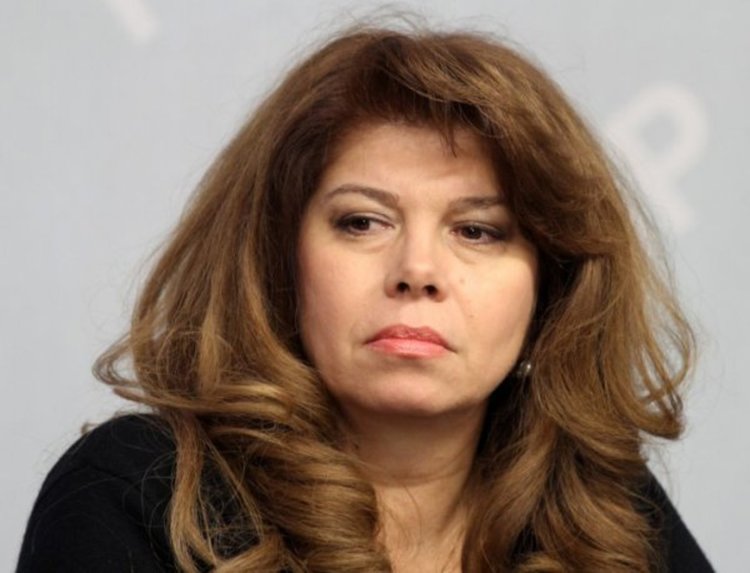 Йотова иска президент с активна позиция за бежанците 