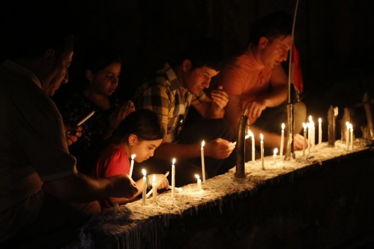 Убийци от ИДИЛ изгориха живи 52-ма юноши в Ирак