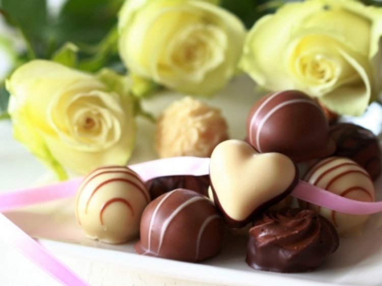 Емилиан и Емилия да почерпят днес