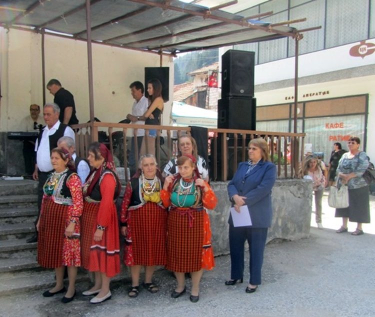 С хилядолетния обичай „Среде лято”, Мугла посрещна традиционния си празник  