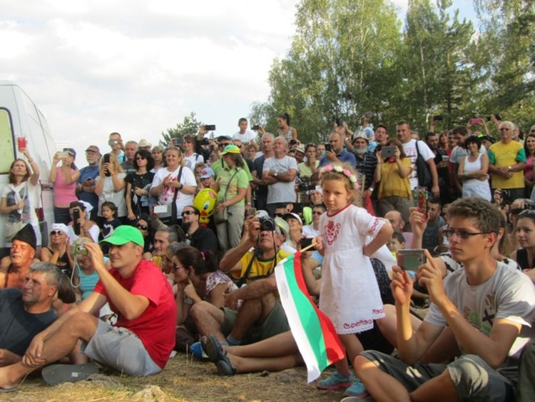 Хиляди се събраха на поляните над Гела за 14-то издание на надсвирването с гайди