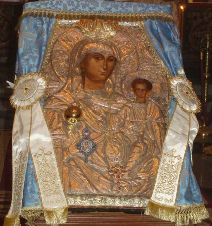 Митрополит Николай носи за първи път в Хасково Пресвета Богородица “Златната ябълка“