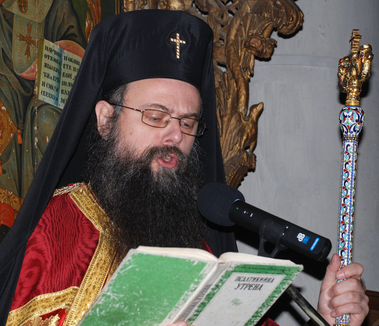 Митрополит Николай носи за първи път в Хасково Пресвета Богородица “Златната ябълка“