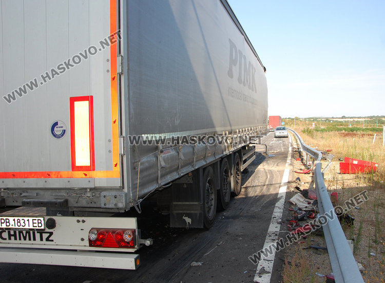 Трима тираджии потрошени при катастрофа на магистрала Марица