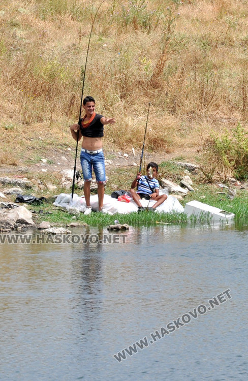 Рибарски идилии насред лебедово езеро в „Република“