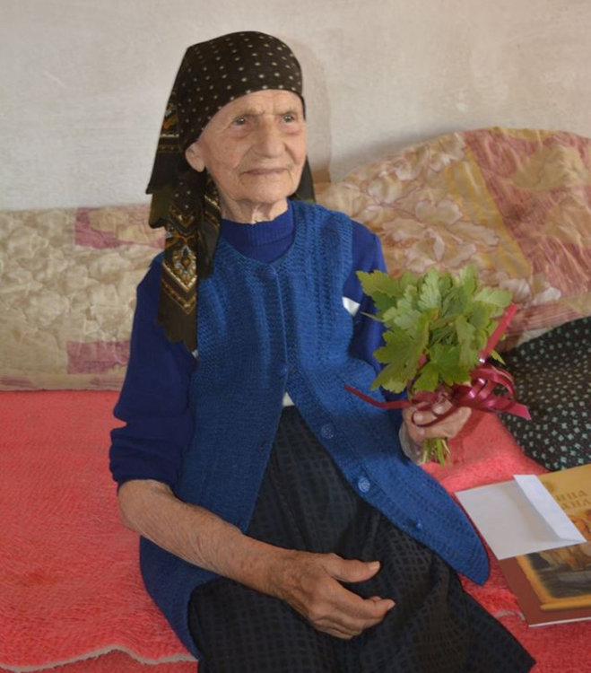 102-годишната баба Станка от Надежден е фен на Apple
