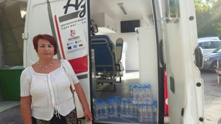 Болницата в Кърджали разкри мобилен медицински пункт в центъра на града заради жегите