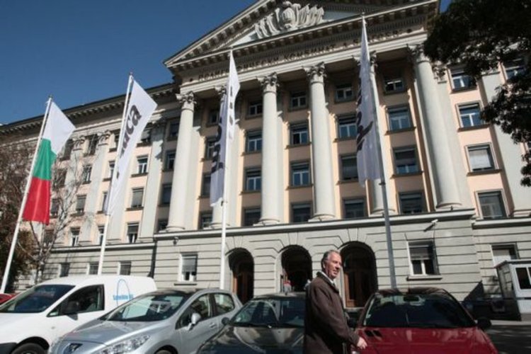 Медиите напускат Полиграфическия комбинат