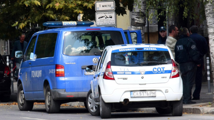 Само 17 нелегални чужденци заловиха при спецакцията в София