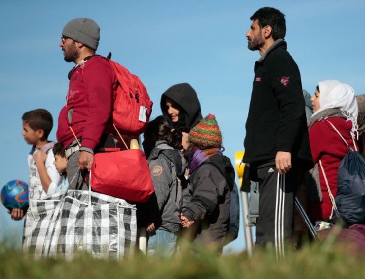 Общините могат да сключват договори с чужденците 