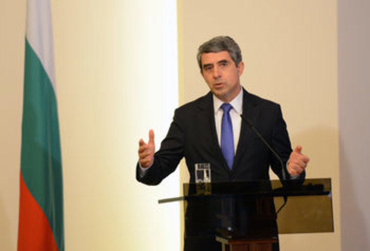 Президентът опростил 473 хил. лв. на 221 граждани